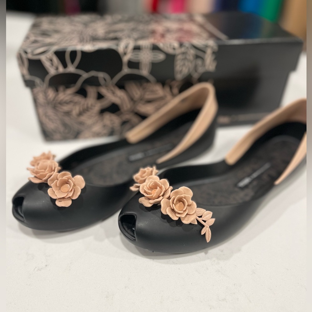 NIB Melissa Flower Queen Scented Rubber Ballet Flats w/Blush Roses Open ToeSize6